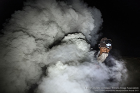 The Devil's Gold / Artisanal gold mining photo by Luca Catalano Gonzaga/Witness Image Association